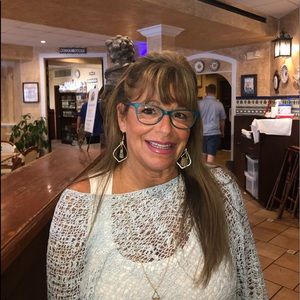 Meet your Posher, Lori